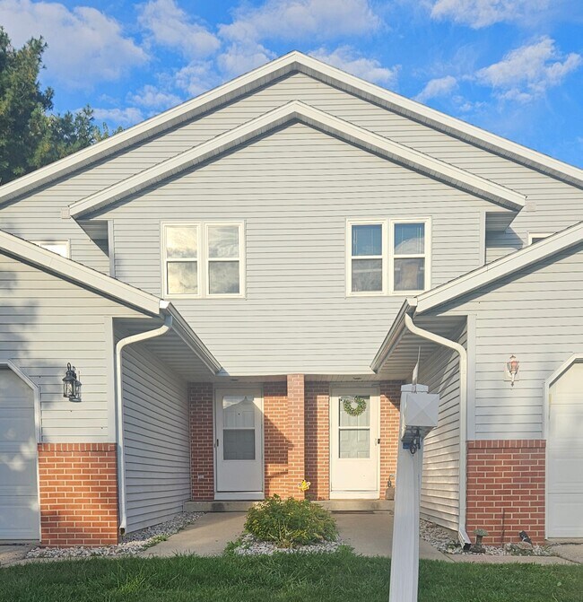 Foto del edificio - 405 Trail Side Dr