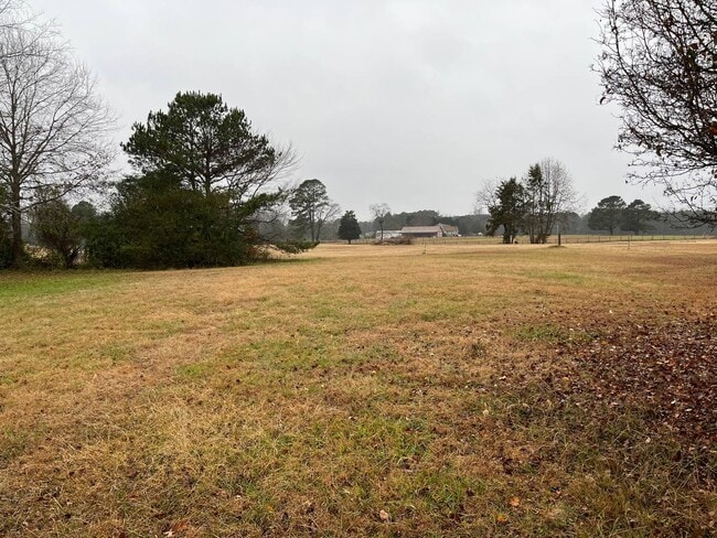 Building Photo - 684 Williams-White Rd