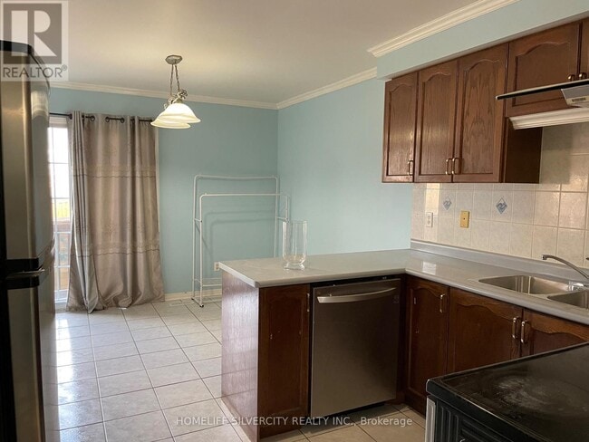 Building Photo - 51 Morningmist St