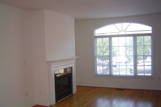 Photo - 1150 N Vernon St Townhome