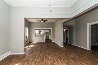 Building Photo - 4610 Schroeder St