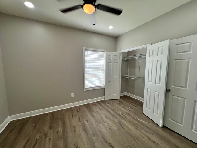 Foto del edificio - 2730 Fernwood Rd