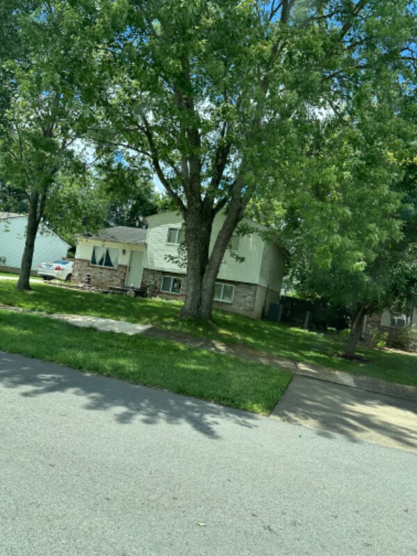 Foto del edificio - 9510 Wood Hollow Rd