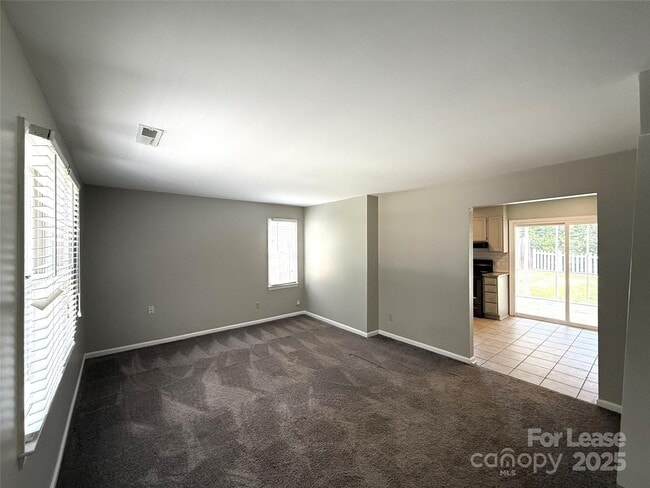 Building Photo - 420 Beaty St