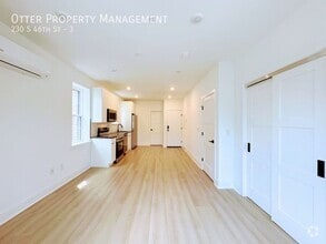 Building Photo - 230 S 46th St