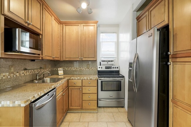 Foto del edificio - Starter Two Bedroom in Great Neighborhood - Low Deposit