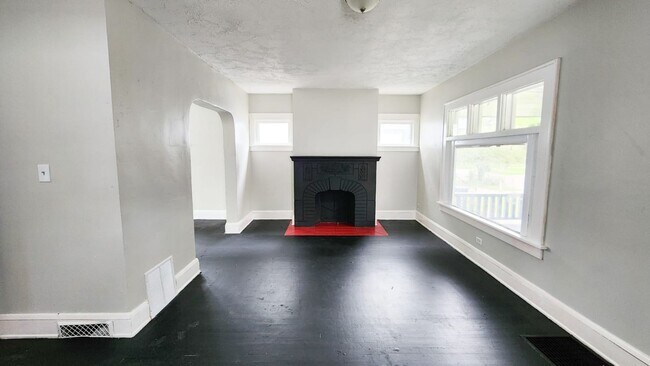 Foto del edificio - Move in ready!