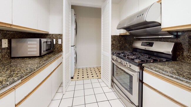 Foto del edificio - 1538 Stoner Ave #302