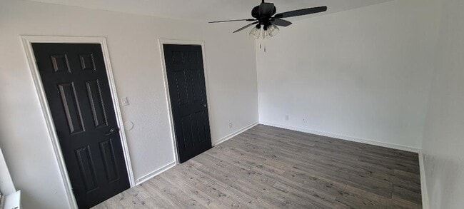 Building Photo - 303 W Richard Ave