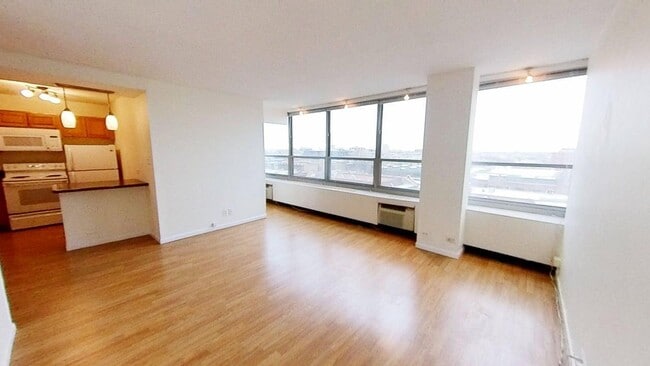 Building Photo - 3550 N Lake Shore Dr