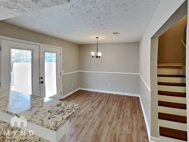 Building Photo - 383 Huntington Ridge Dr
