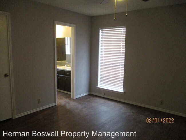 Foto del edificio - 3 br, 2 bath House - 2030 Granbury St