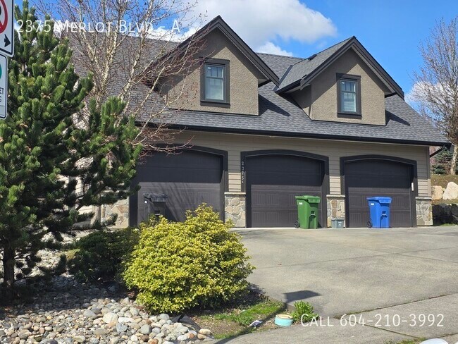 Photo du bâtiment - Carriage House w/ Garage