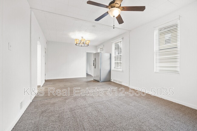 Photo - 2410 Collins St Apartment