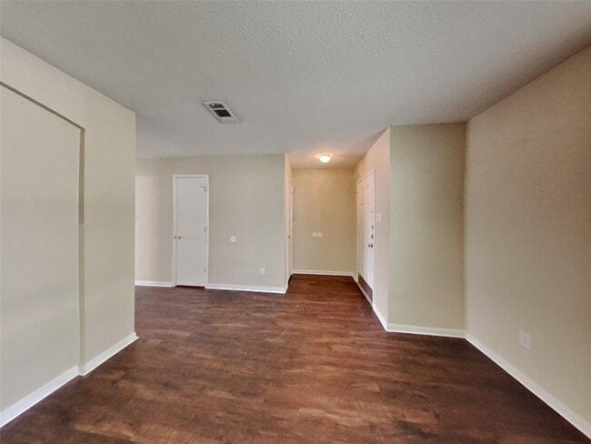 Building Photo - 201 Mammoth Springs Ln