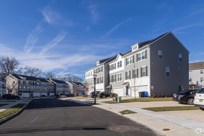 Building Photo - Parkers Mill Townhomes