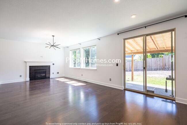 Foto del edificio - Updated Luxury 4 Bedroom Home on Mount Scott!