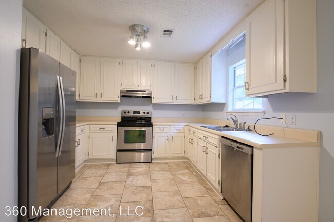 Building Photo - 3 br, 2 bath House - 220 Ridgewood Court