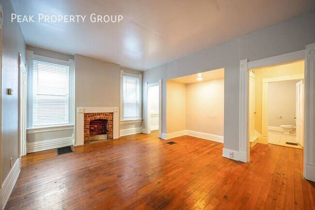 Building Photo - Available Now! Located in the Short North ...