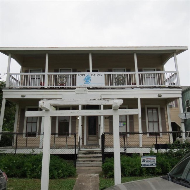 Building Photo - 1910 Ave N