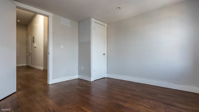 Building Photo - 64 Troutman St