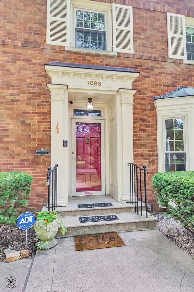 Foto del edificio - 1096 S Wildwood Ave