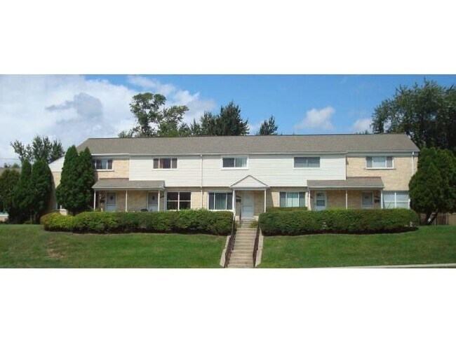 Foto del edificio - 2065 E Maple Rd