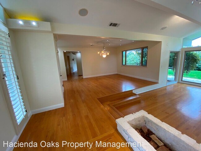 Building Photo - 4 br, 2.5 bath House - 2290 Crystal Drive