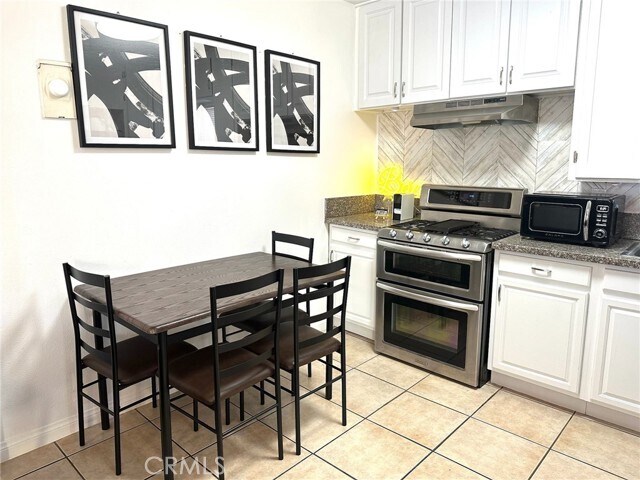 Foto del edificio - 9723 Belmont St