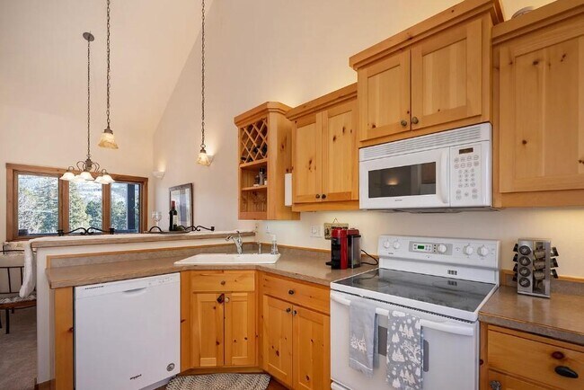 Foto del edificio - 476 Kings Crossing Rd