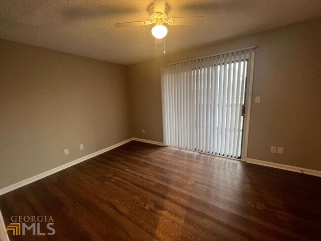 Foto del edificio - 1001 Park Hill Dr