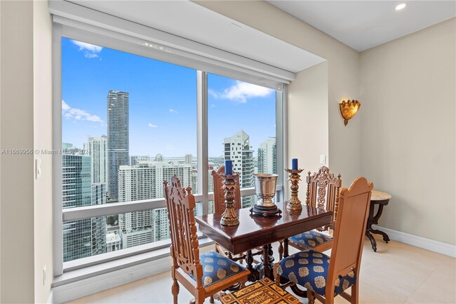 Foto del edificio - 1425 Brickell Ave