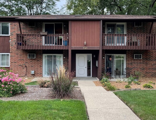 Exterior - 646 Daisy Ln