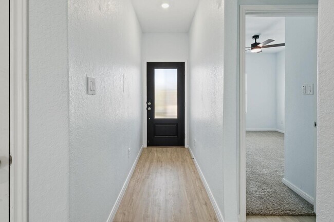 Foto del edificio - 5340 Cloves Cv