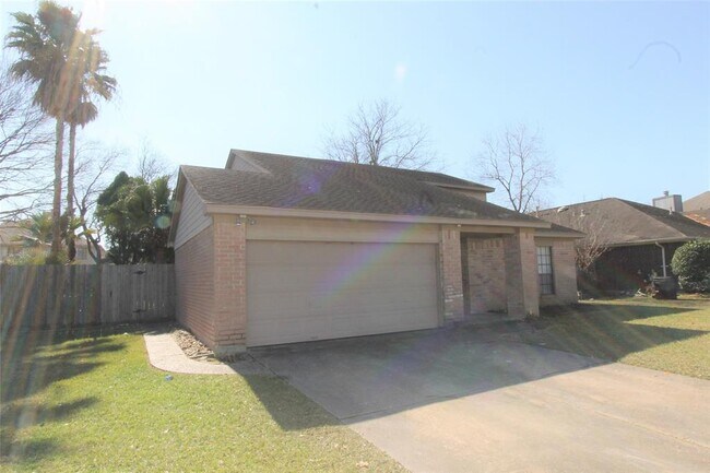 Foto del edificio - 4611 Silver Fox Dr