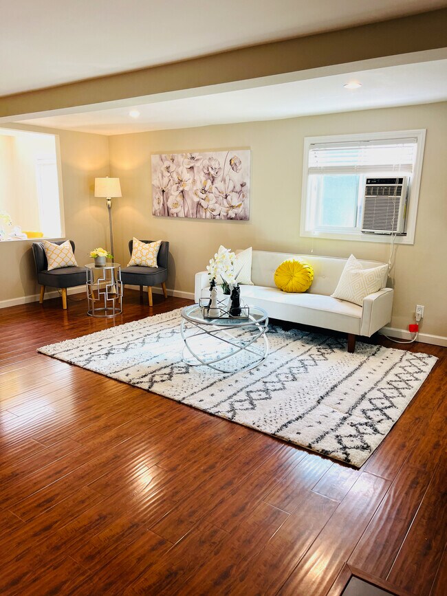 Sala de estar - 618 Woodland Dr