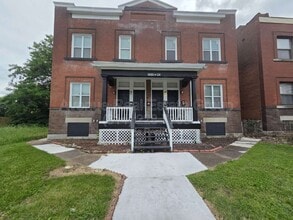 Building Photo - 5040 Lotus Ave