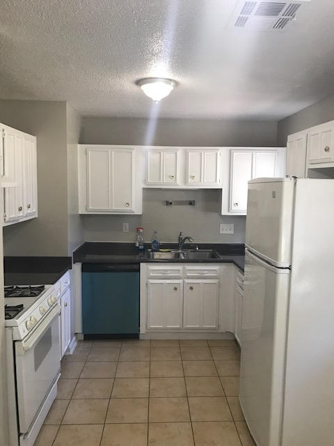 Building Photo - 752 Amity Ln