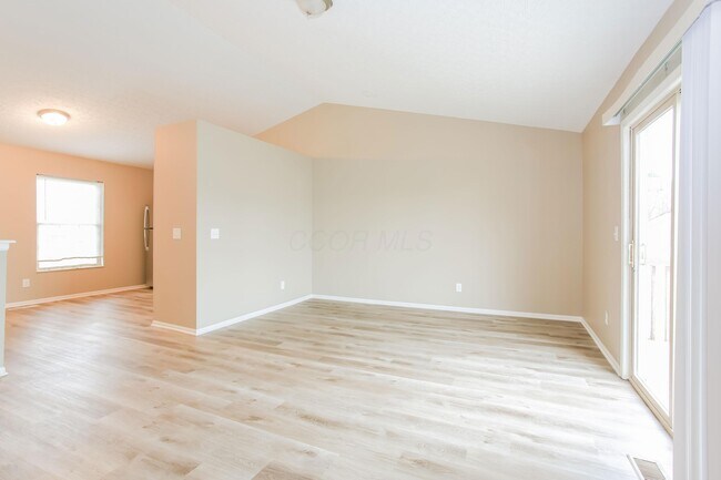 Building Photo - 1527 Berkhard Dr