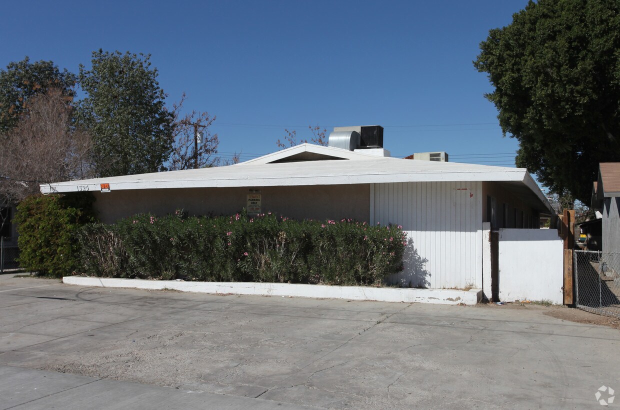 Building Photo - 1325 5th St