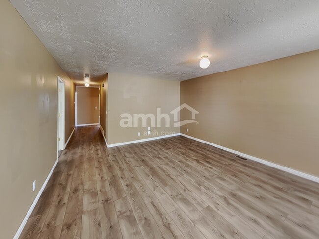 Building Photo - 1886 Juniper Dr