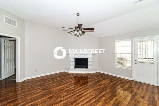 Foto del edificio - 3 Bedroom Pet-Friendly Home in Memphis, TN...