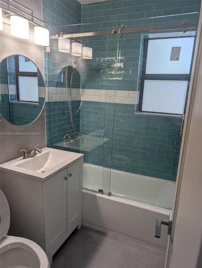 Foto del edificio - 421 SW 11th St