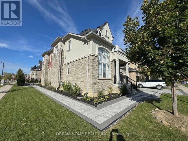 Building Photo - 28 Larkin Ave