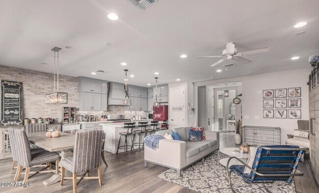 Foto del edificio - 17217 N 9th Pl