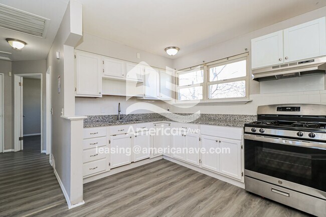 Foto del edificio - 1137 Maple Ave