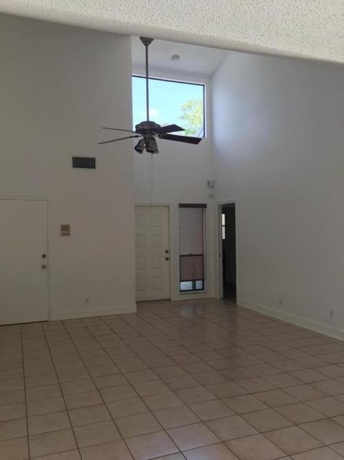 Foto del edificio - 480 Oak Shadow Way