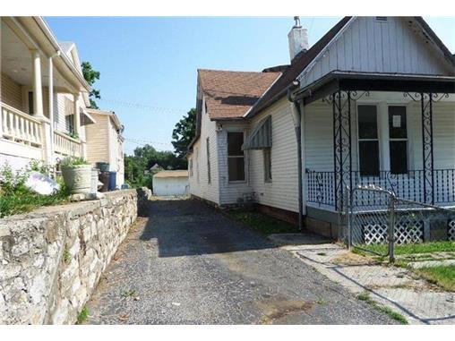 Building Photo - 932 Sandusky Ave