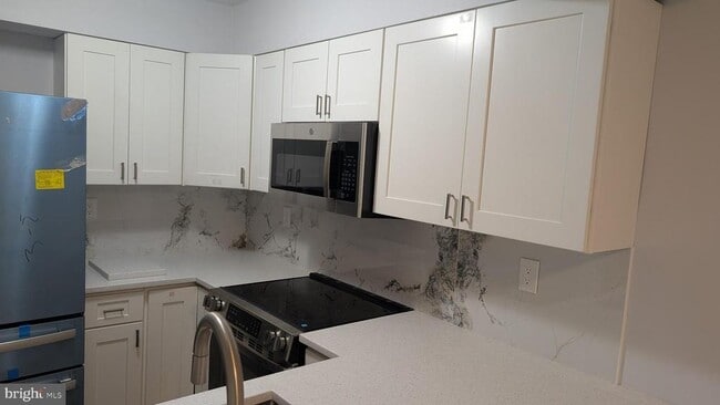 Building Photo - 3801 Ernst Dr