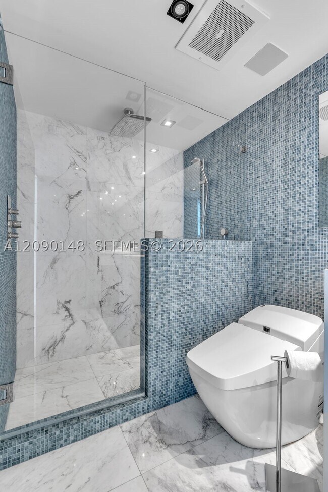Foto del edificio - 6801 Collins Ave